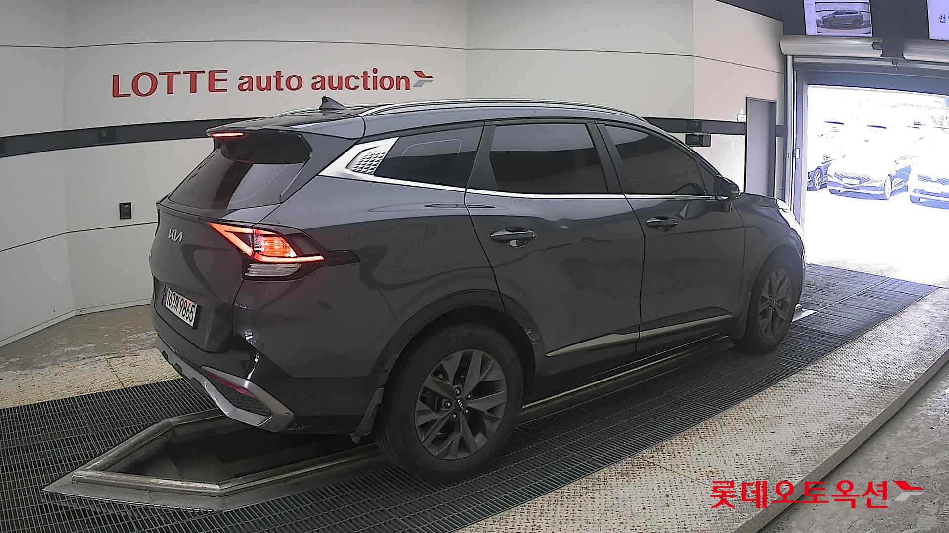 2023 - kia sportage