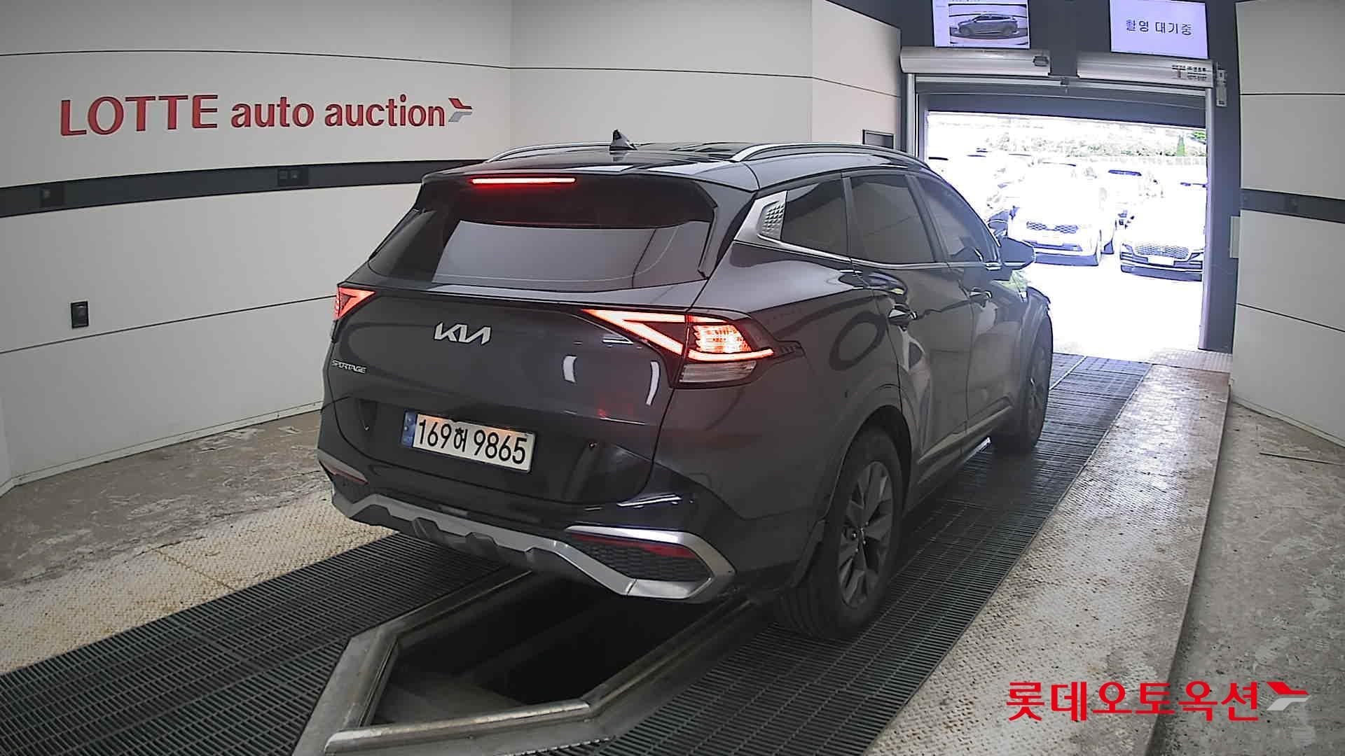 2023 - kia sportage