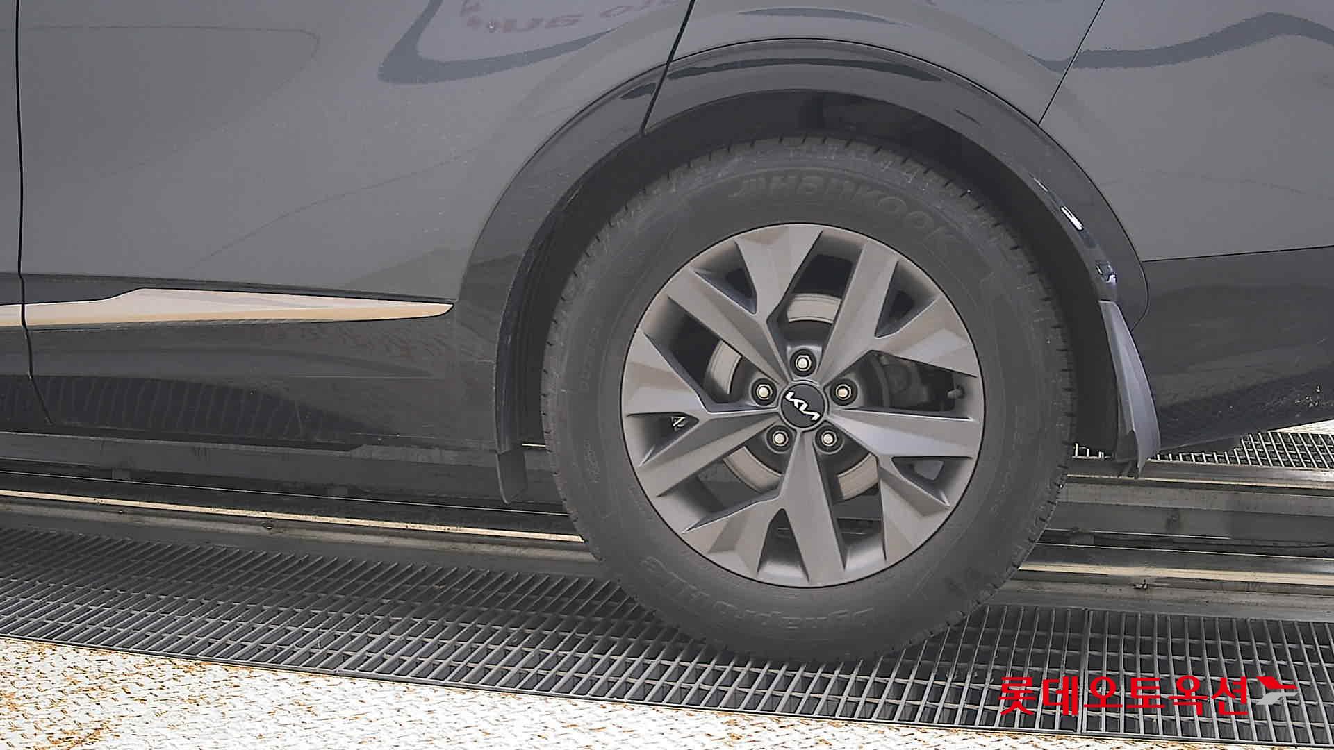 2023 - kia sportage