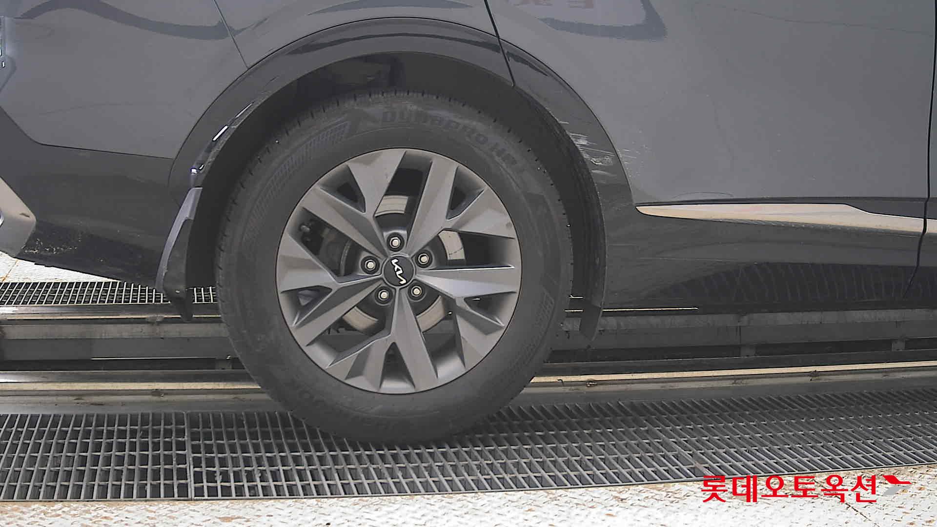 2023 - kia sportage
