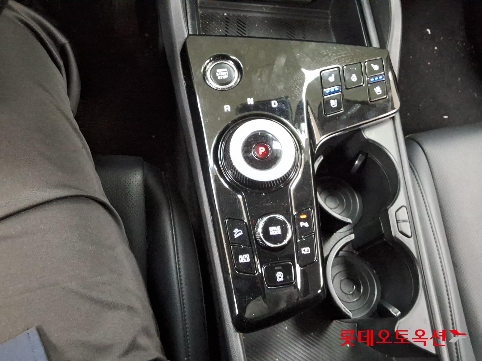 2023 - kia sportage