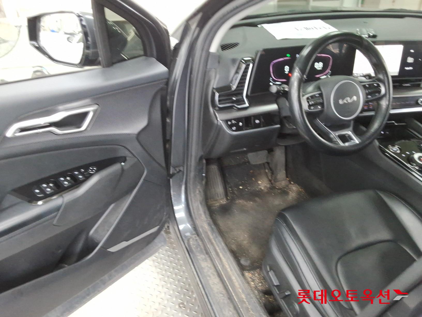 2023 - kia sportage