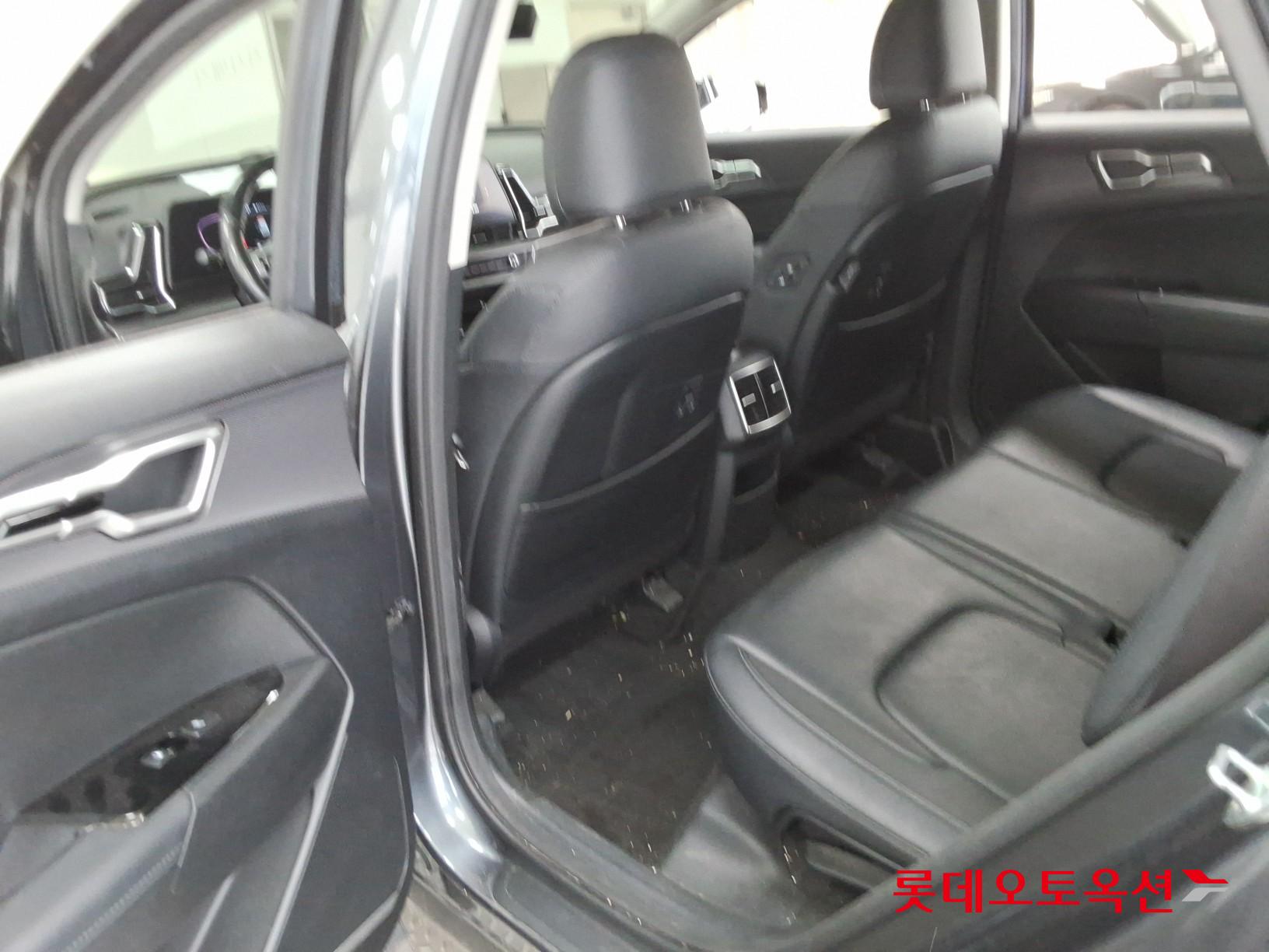 2023 - kia sportage