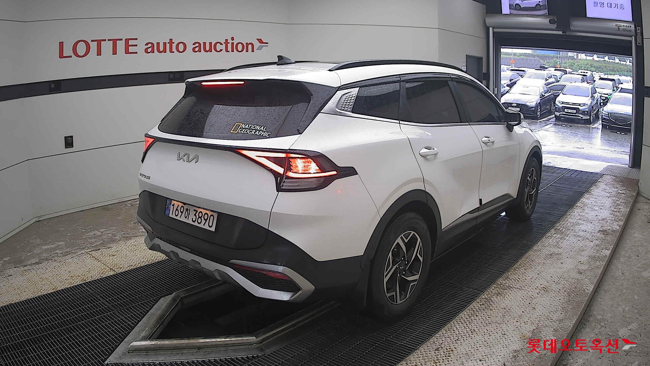 2022 - kia sportage