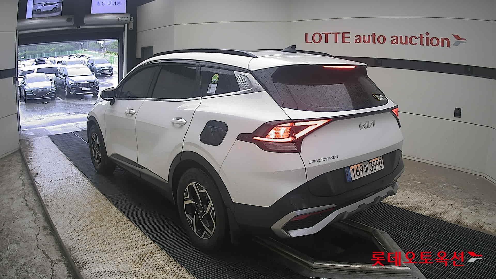 2022 - kia sportage