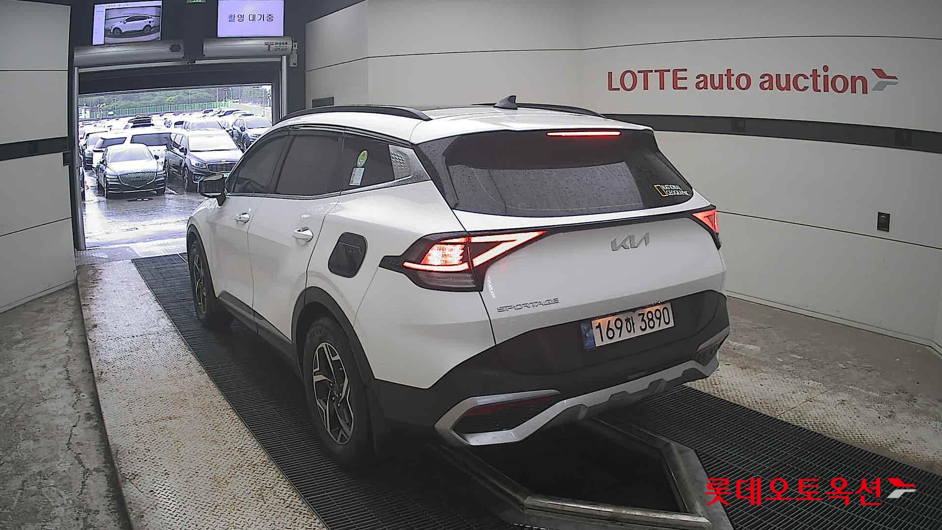 2022 - kia sportage