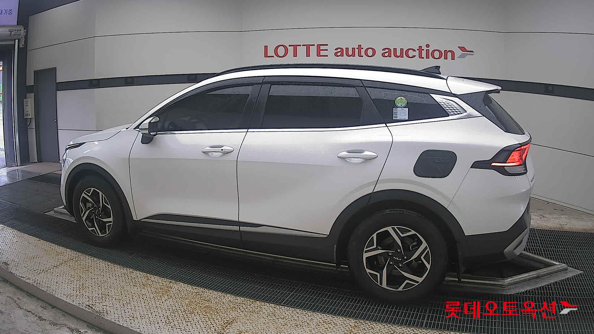 2022 - kia sportage