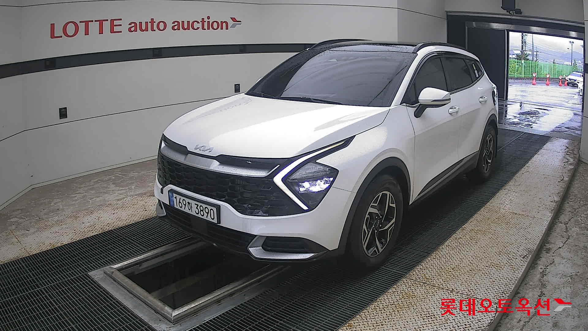 2022 - kia sportage