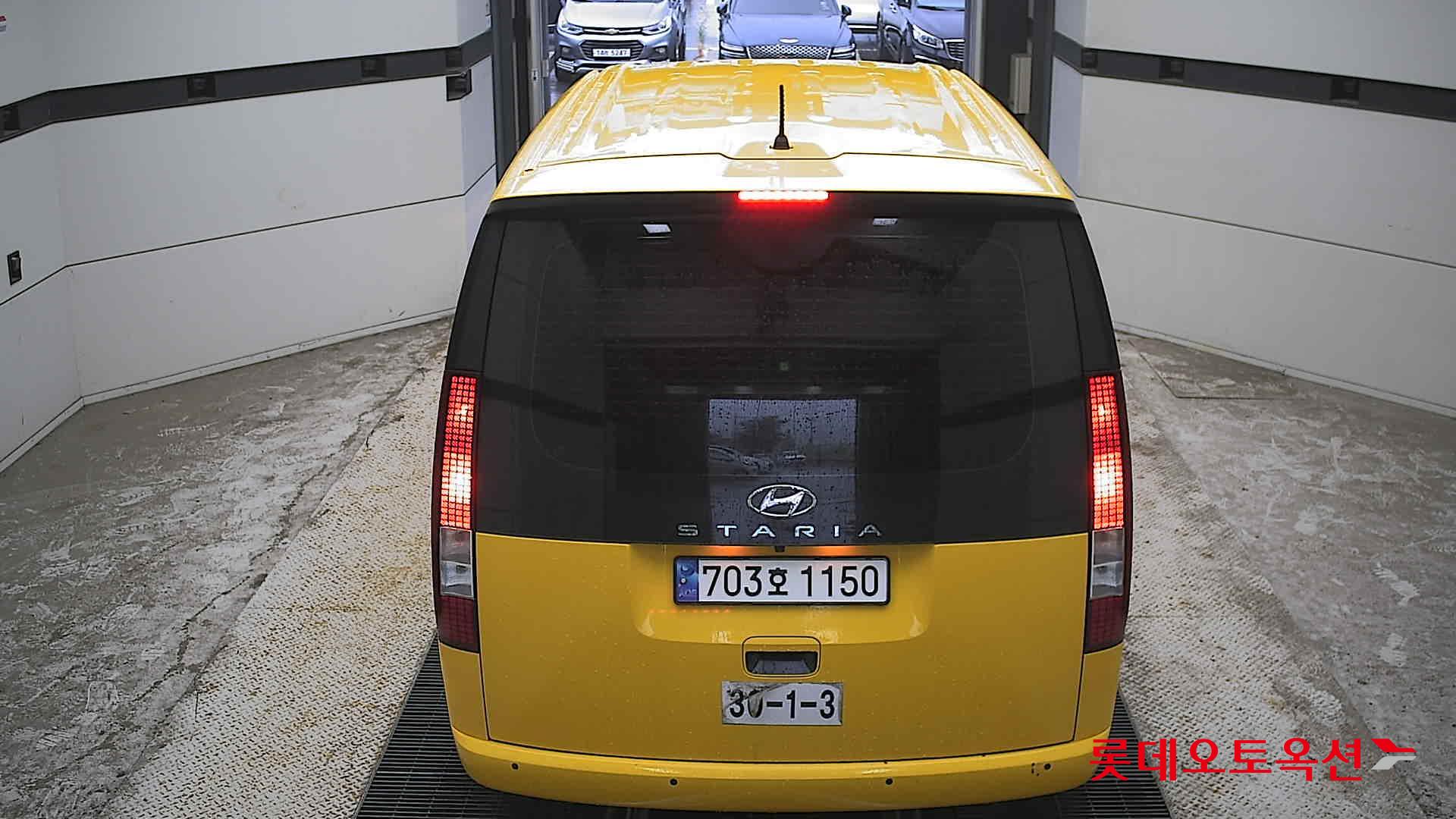 2023 - hyundai staria