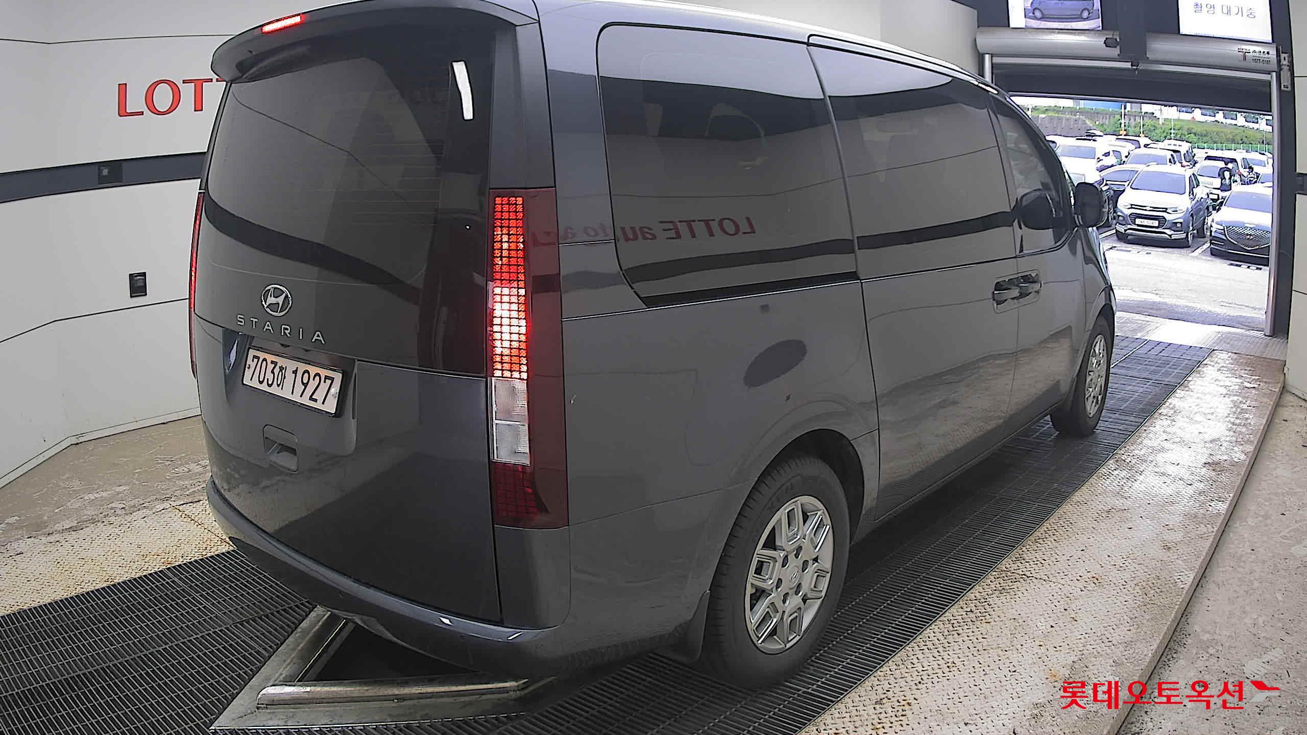 2023 - hyundai staria