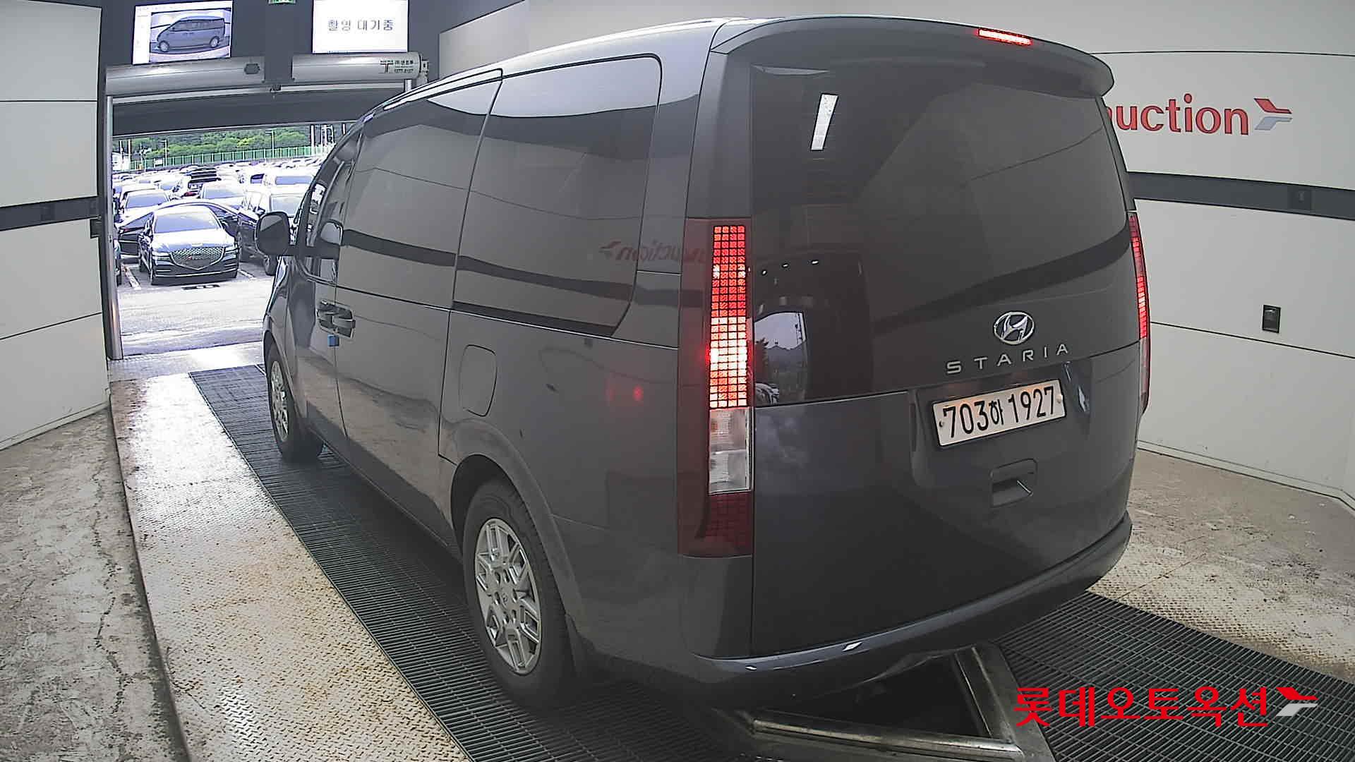 2023 - hyundai staria