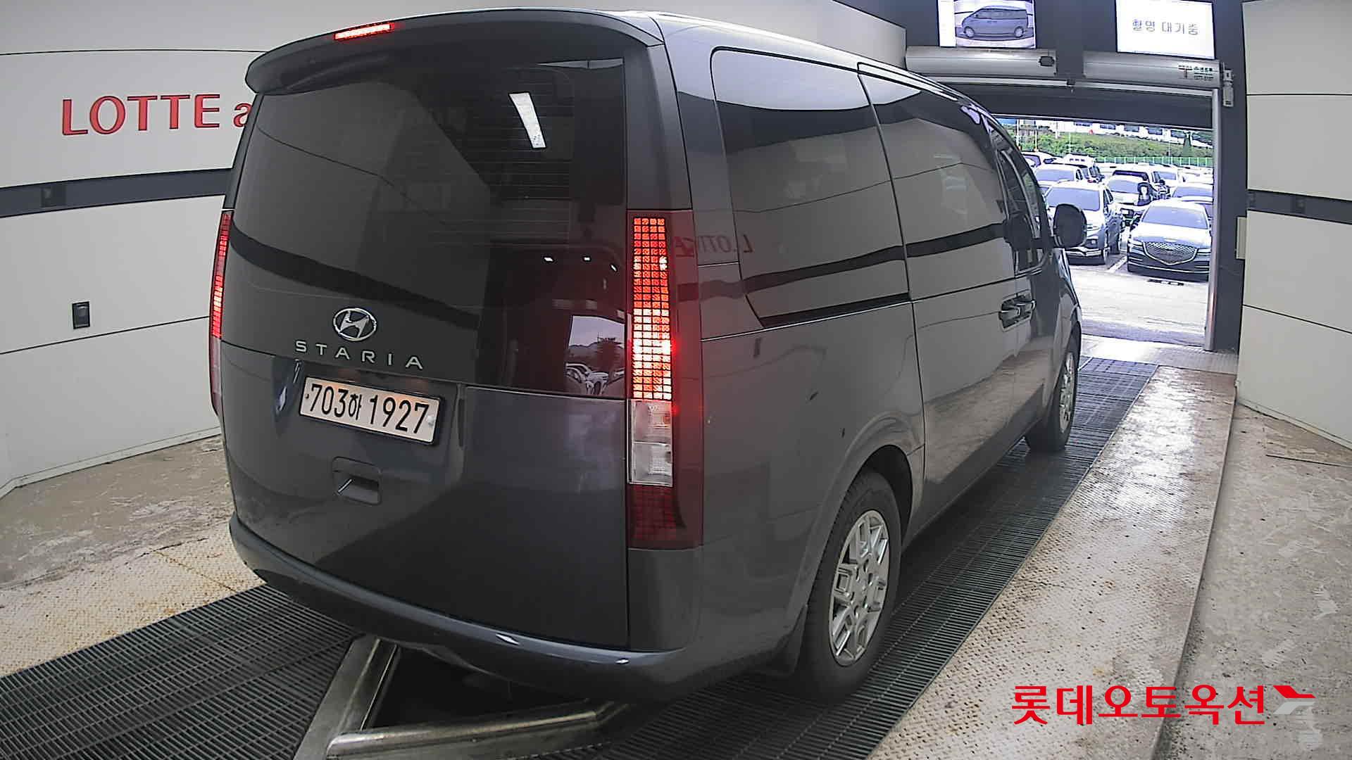 2023 - hyundai staria