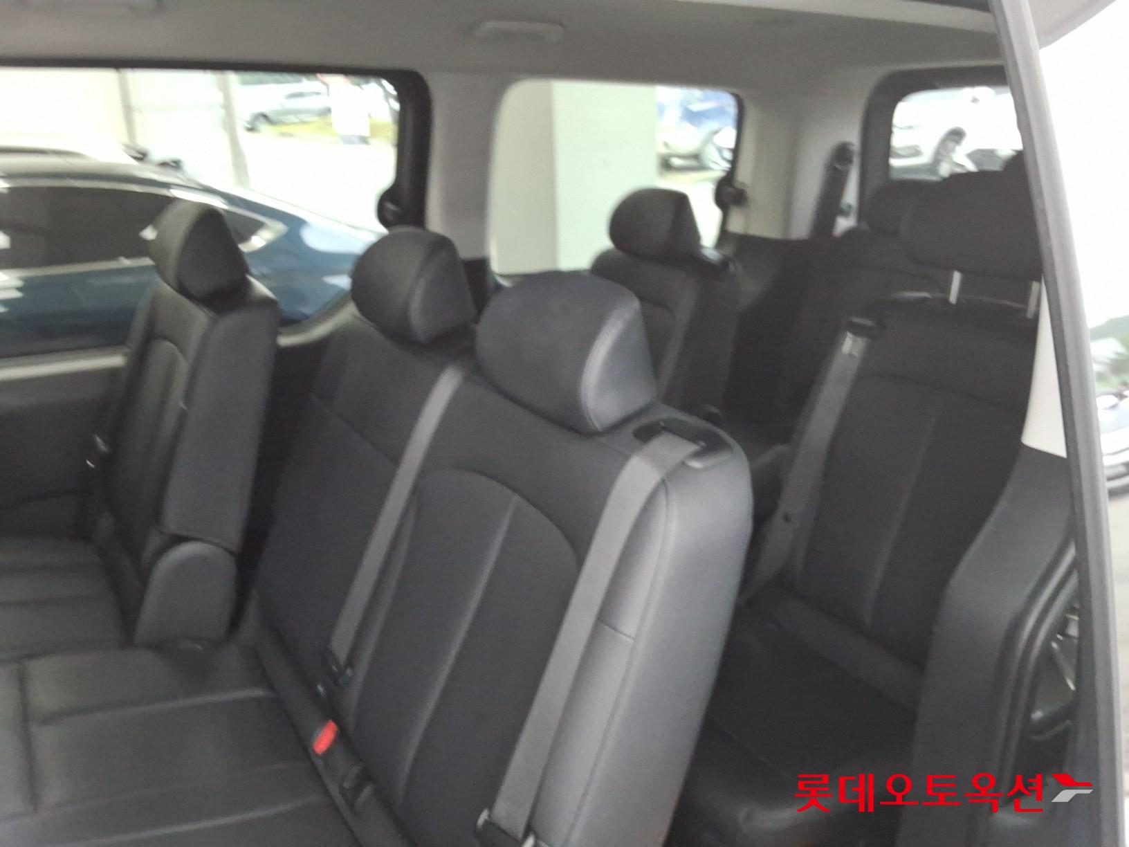 2023 - hyundai staria