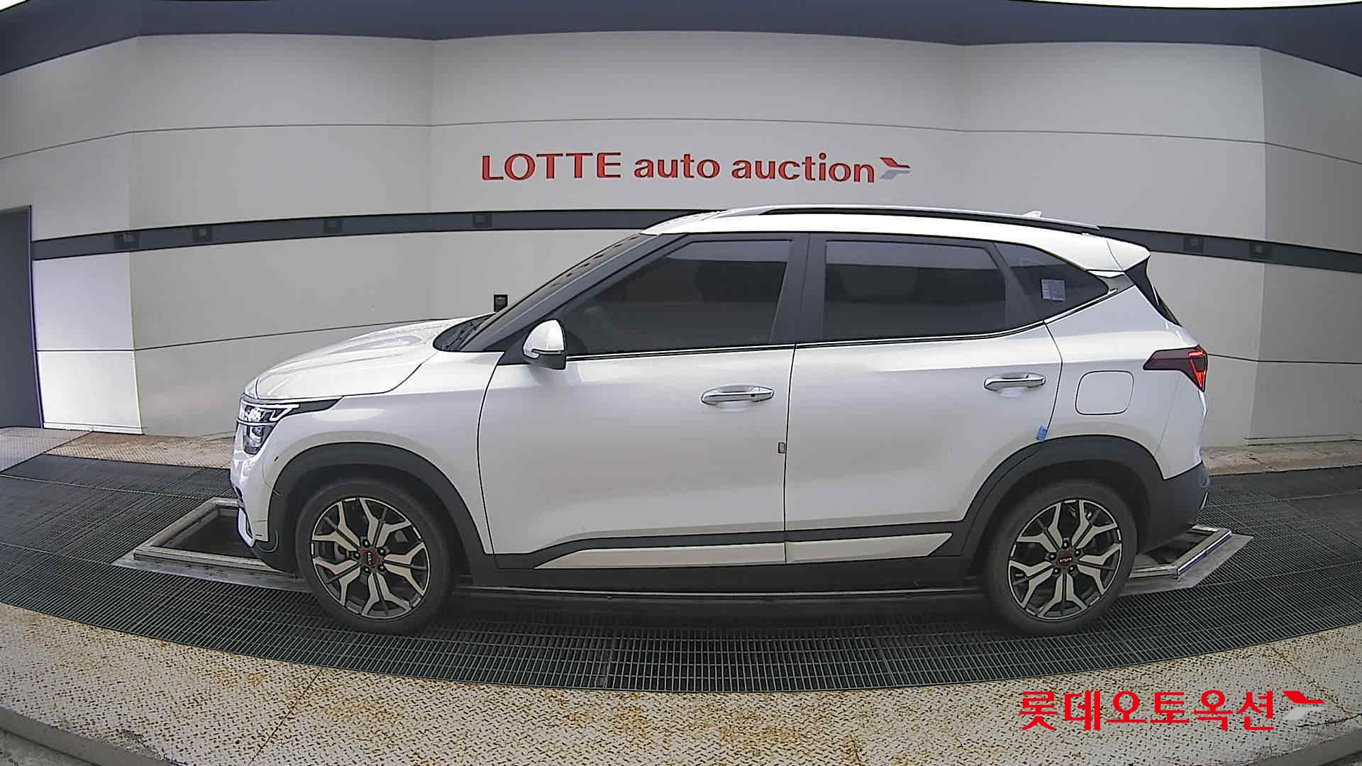 2023 - kia seltos