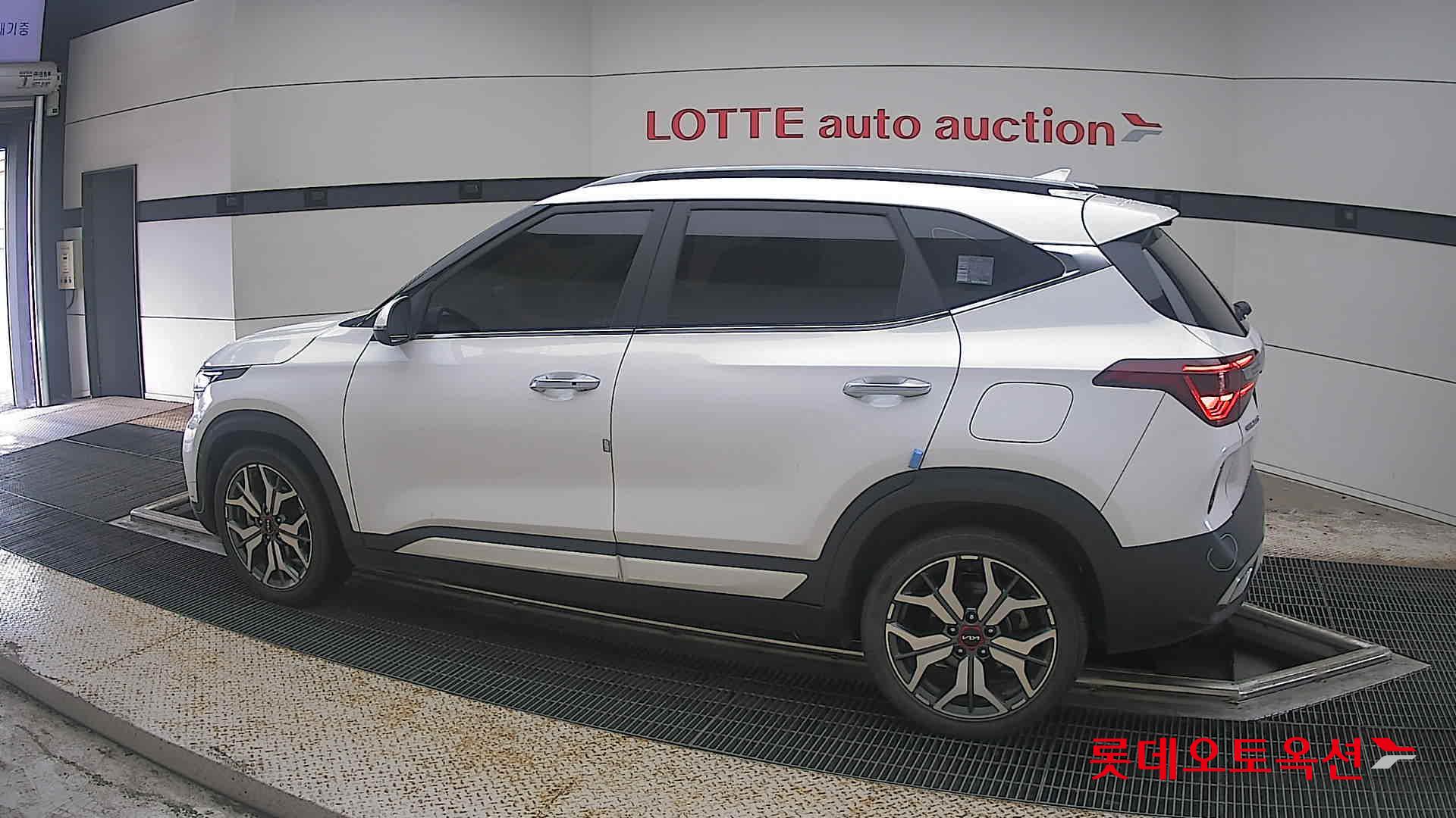 2023 - kia seltos