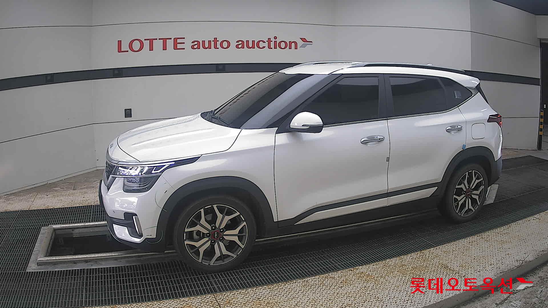 2023 - kia seltos