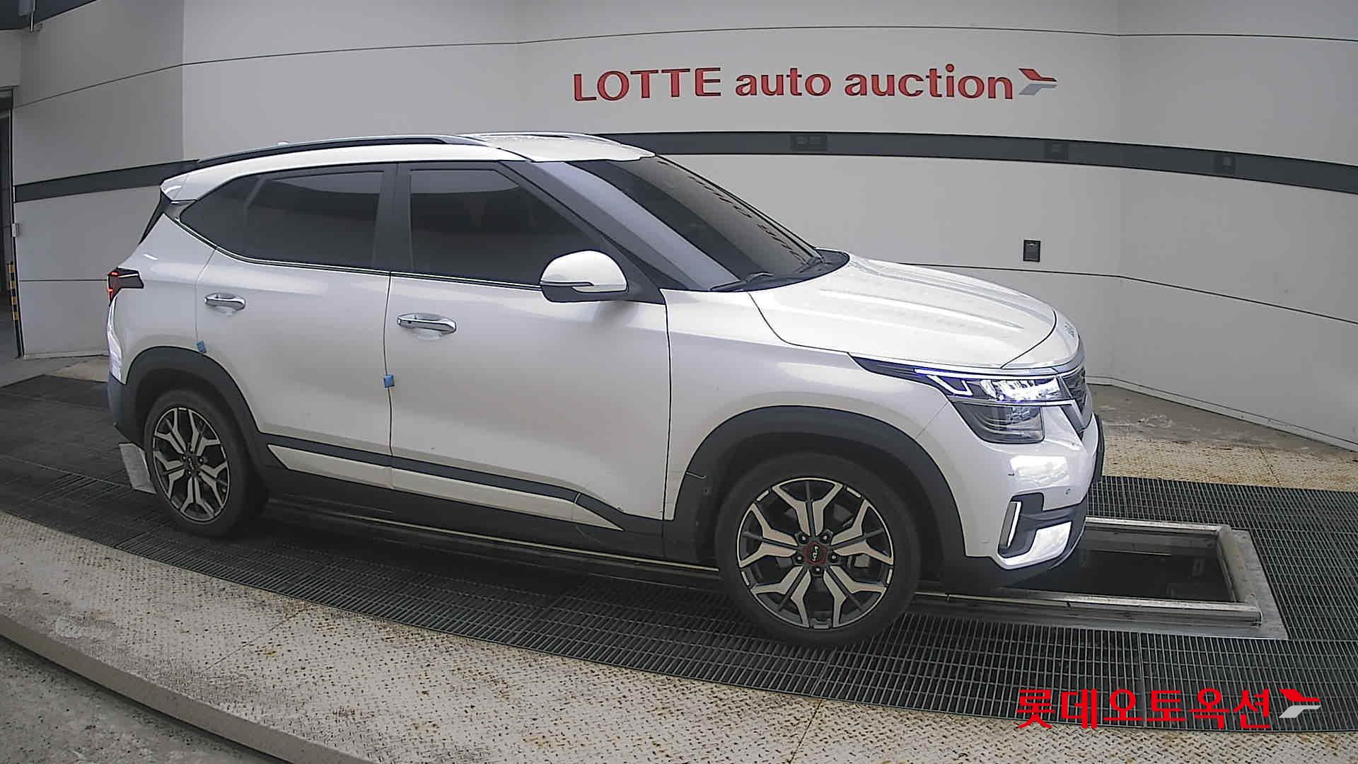 2023 - kia seltos