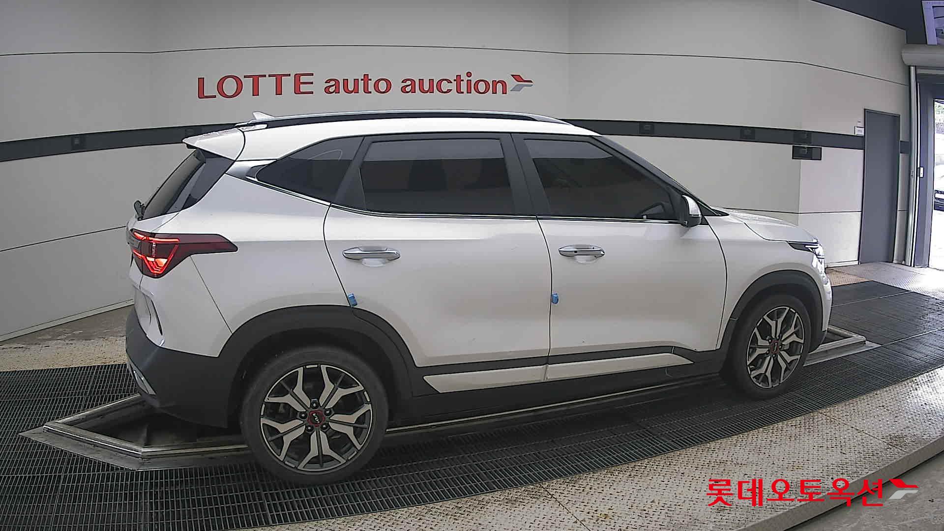 2023 - kia seltos