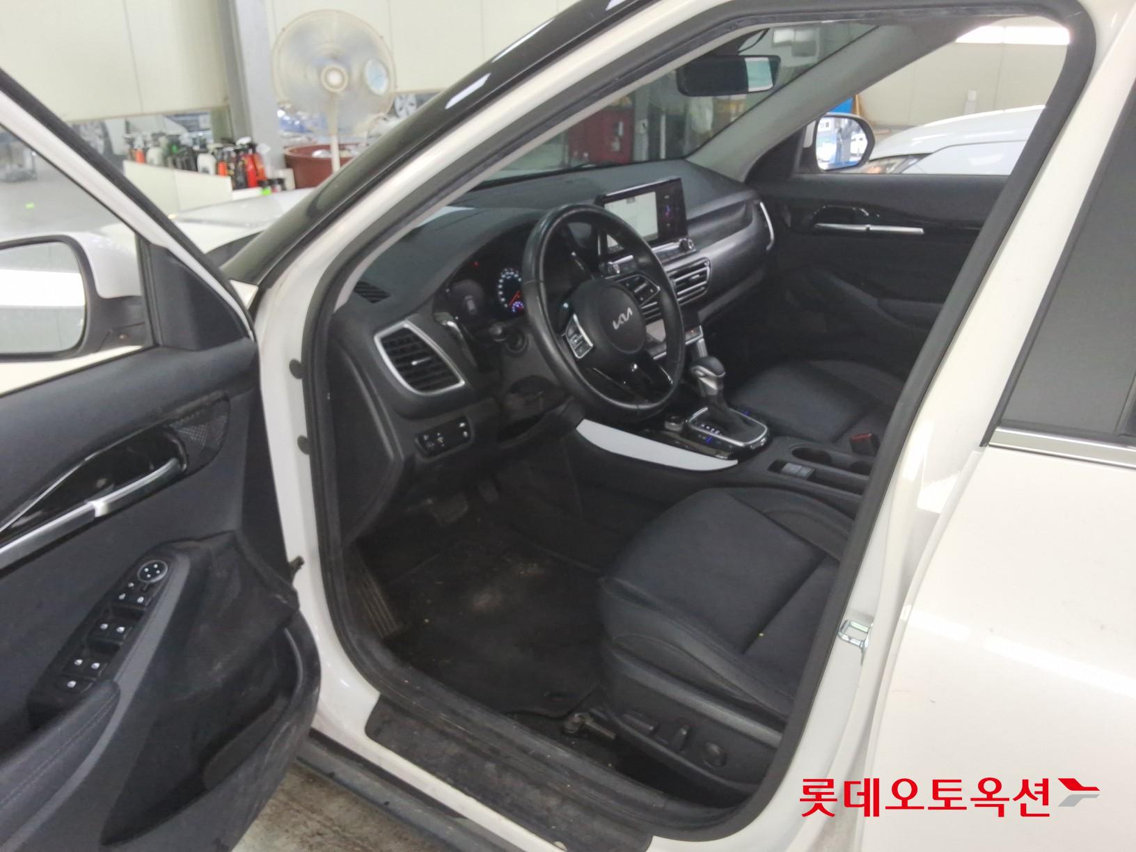 2023 - kia seltos