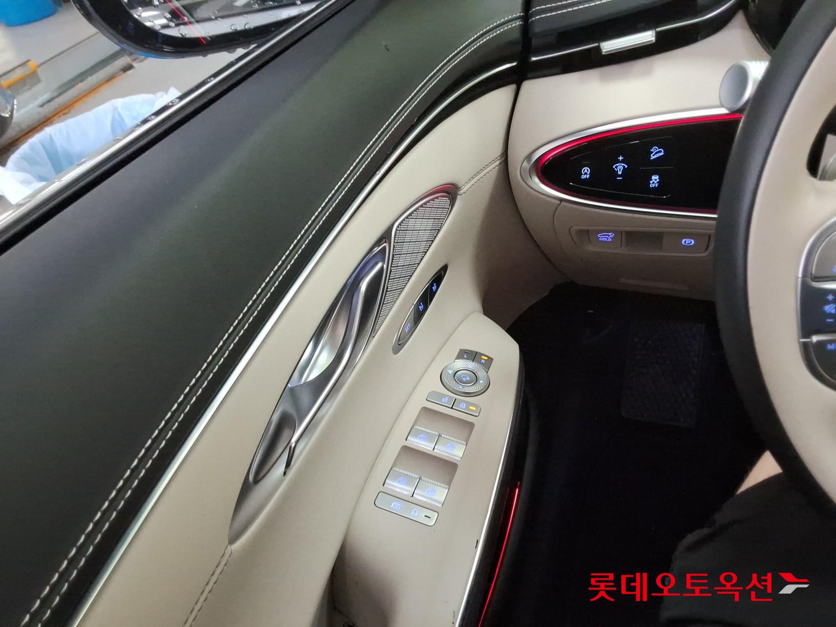 2021 - genesis gv70
