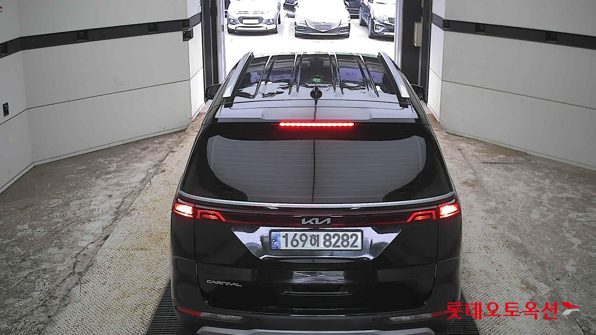 2023 - kia carnival