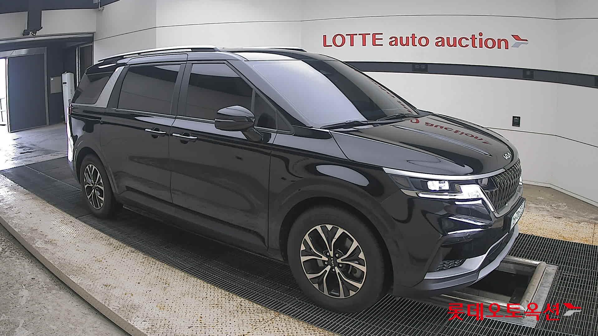 2023 - kia carnival