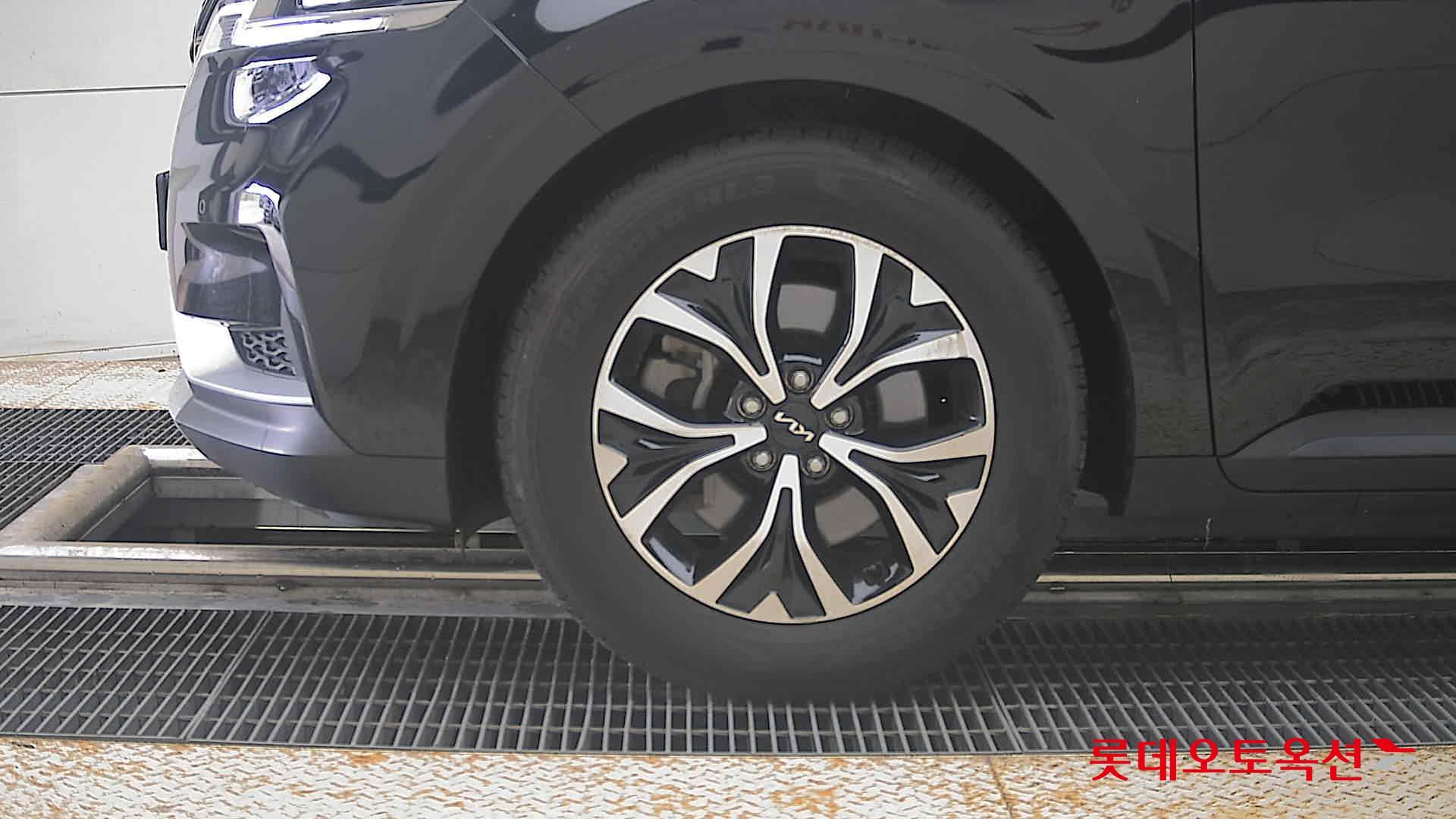 2023 - kia carnival