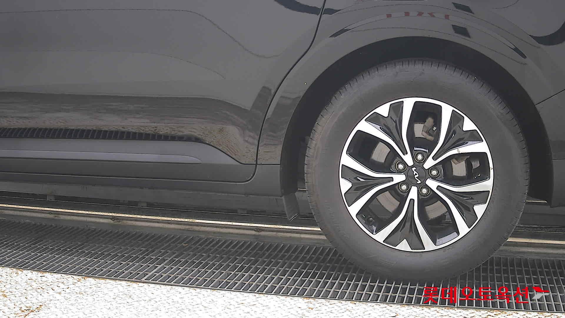 2023 - kia carnival
