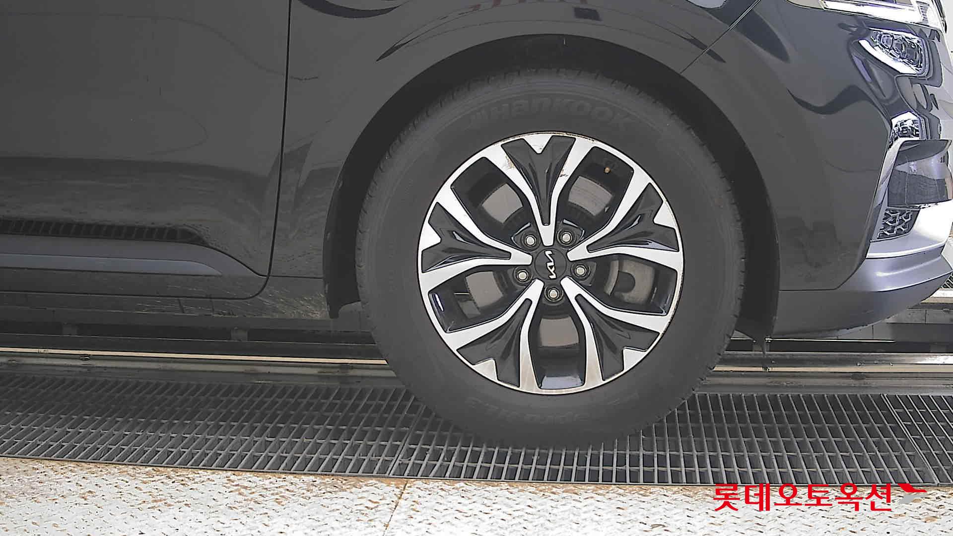 2023 - kia carnival