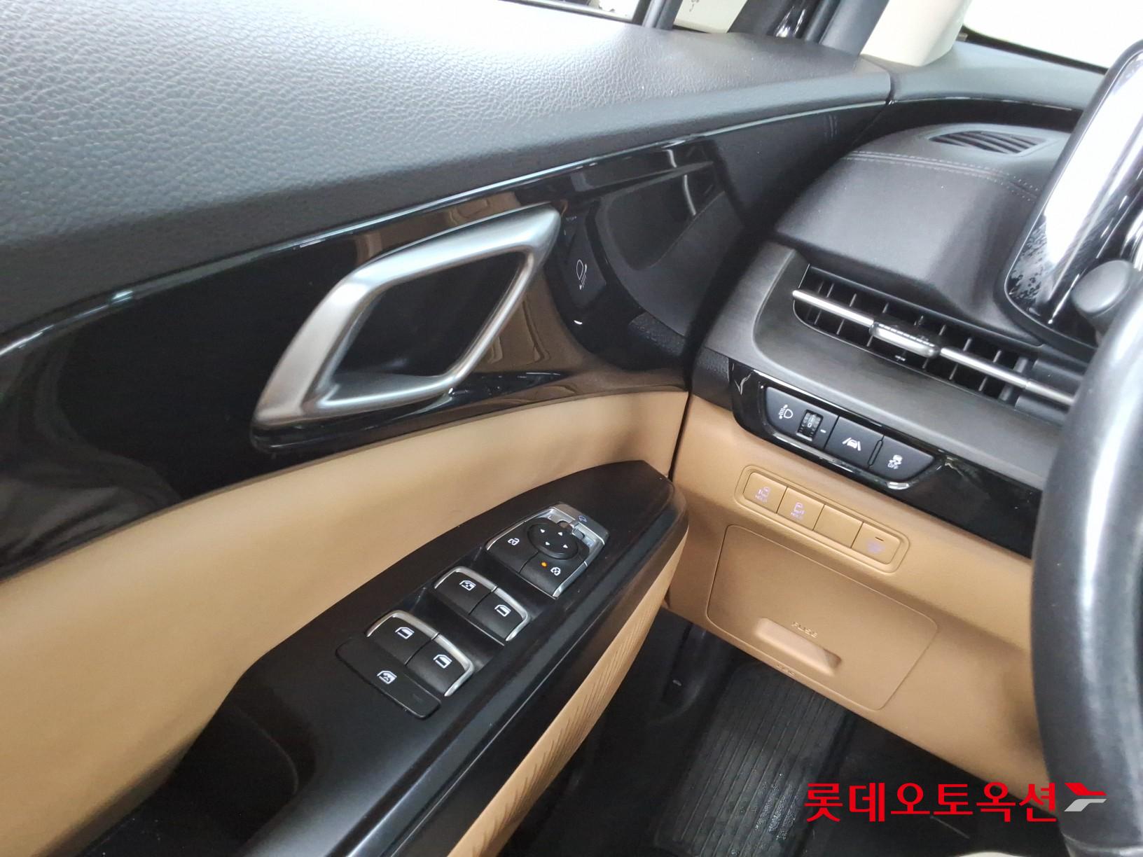 2023 - kia carnival