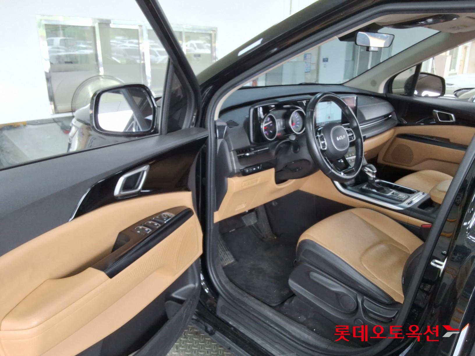 2023 - kia carnival