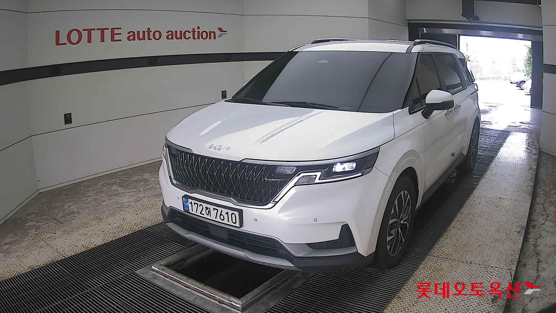 2023 - kia carnival