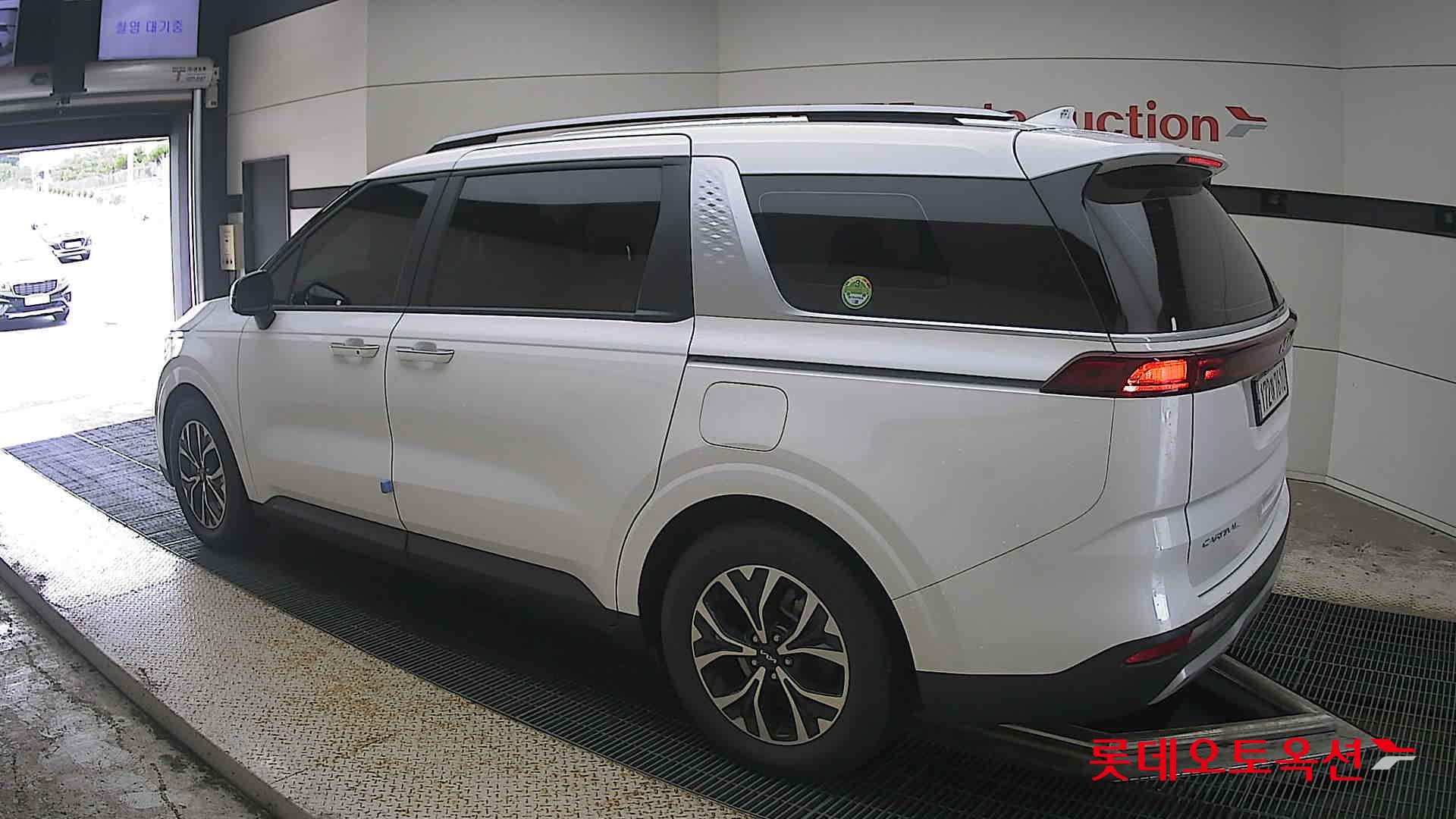 2023 - kia carnival