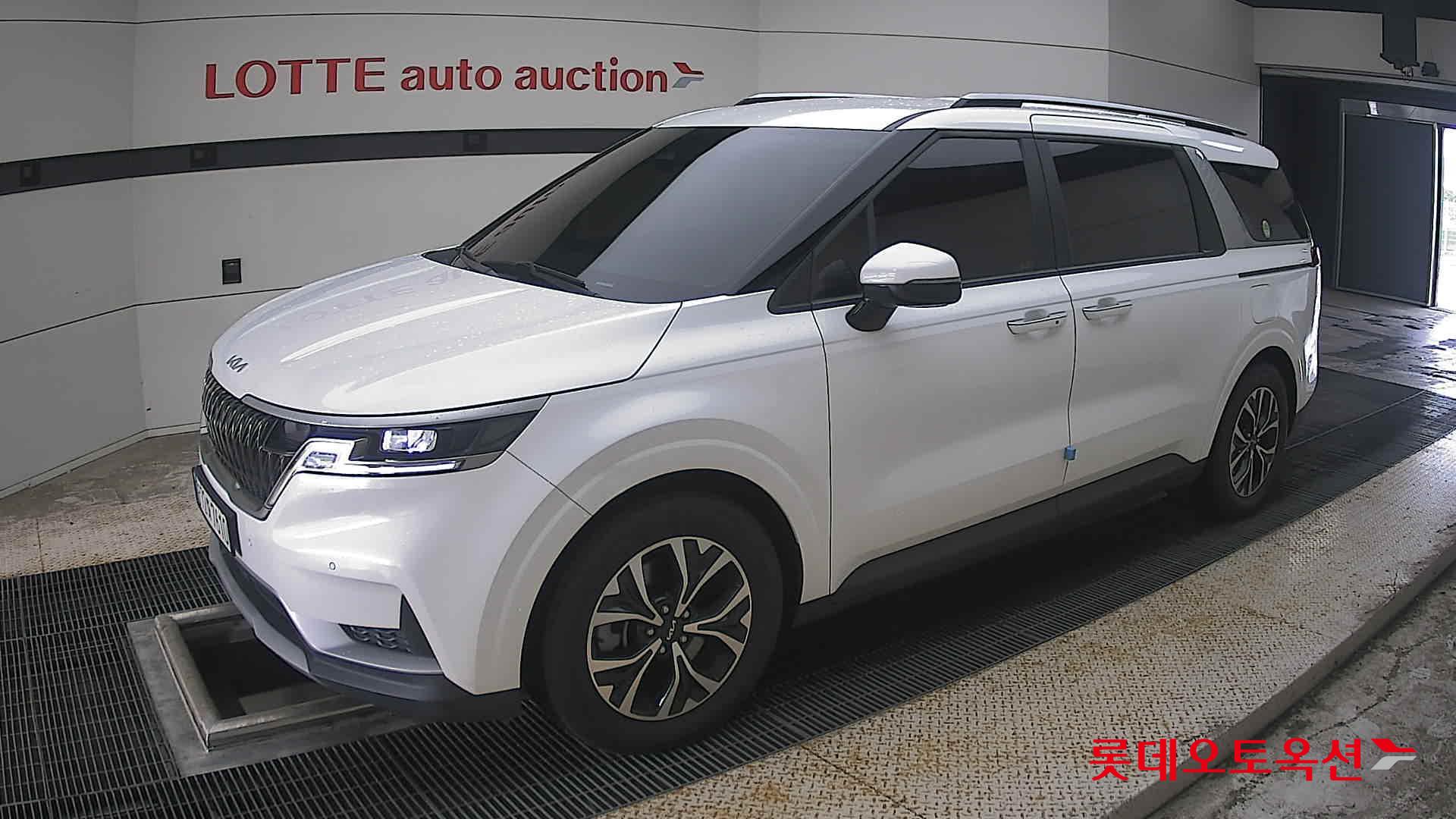 2023 - kia carnival
