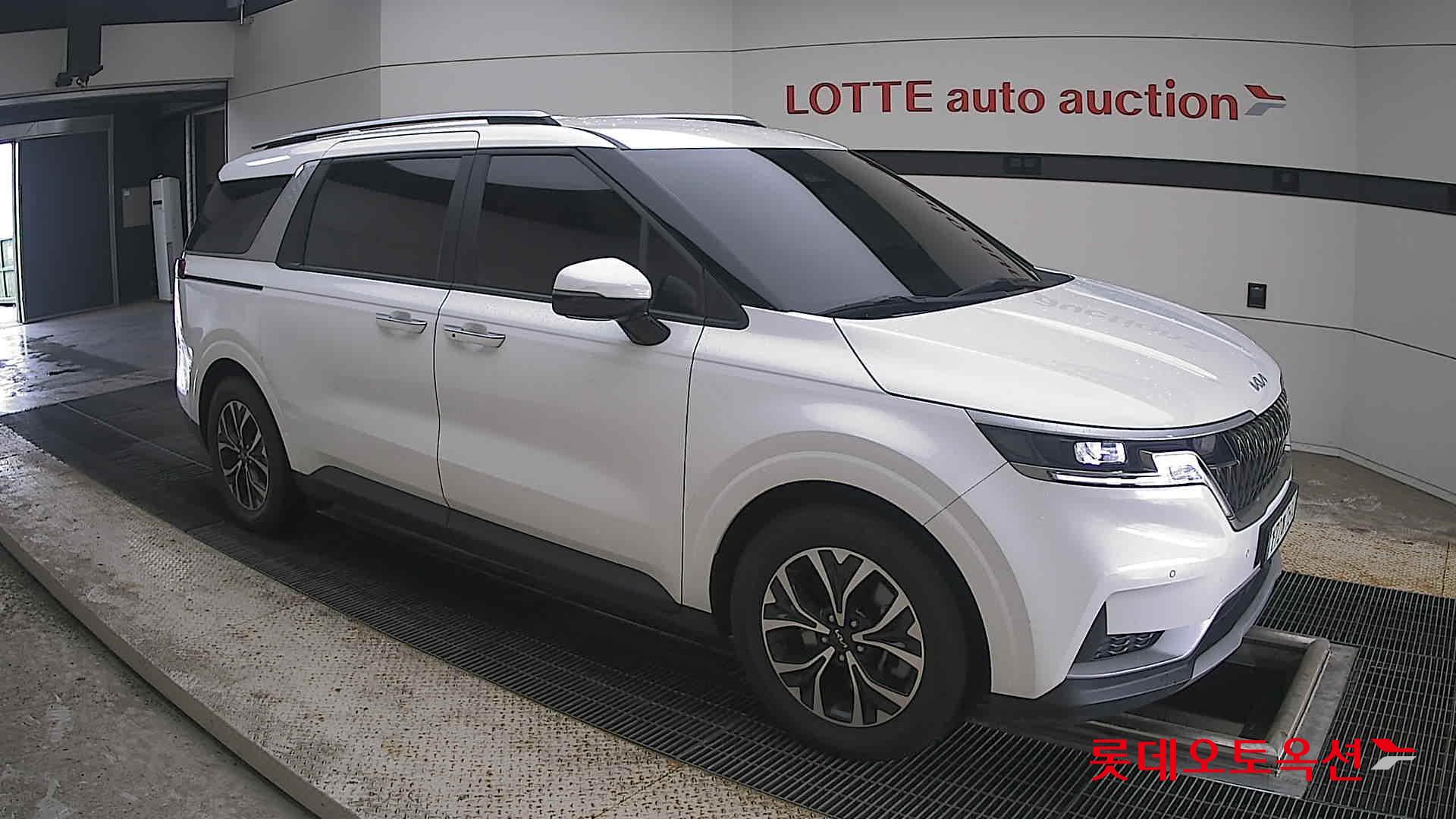 2023 - kia carnival