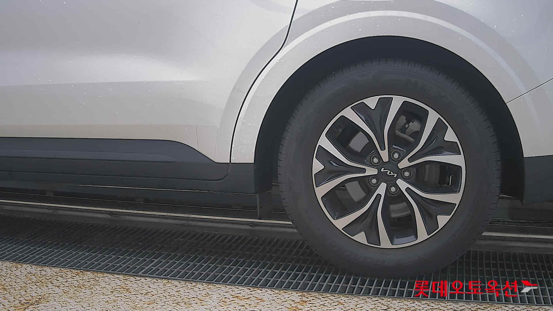 2023 - kia carnival
