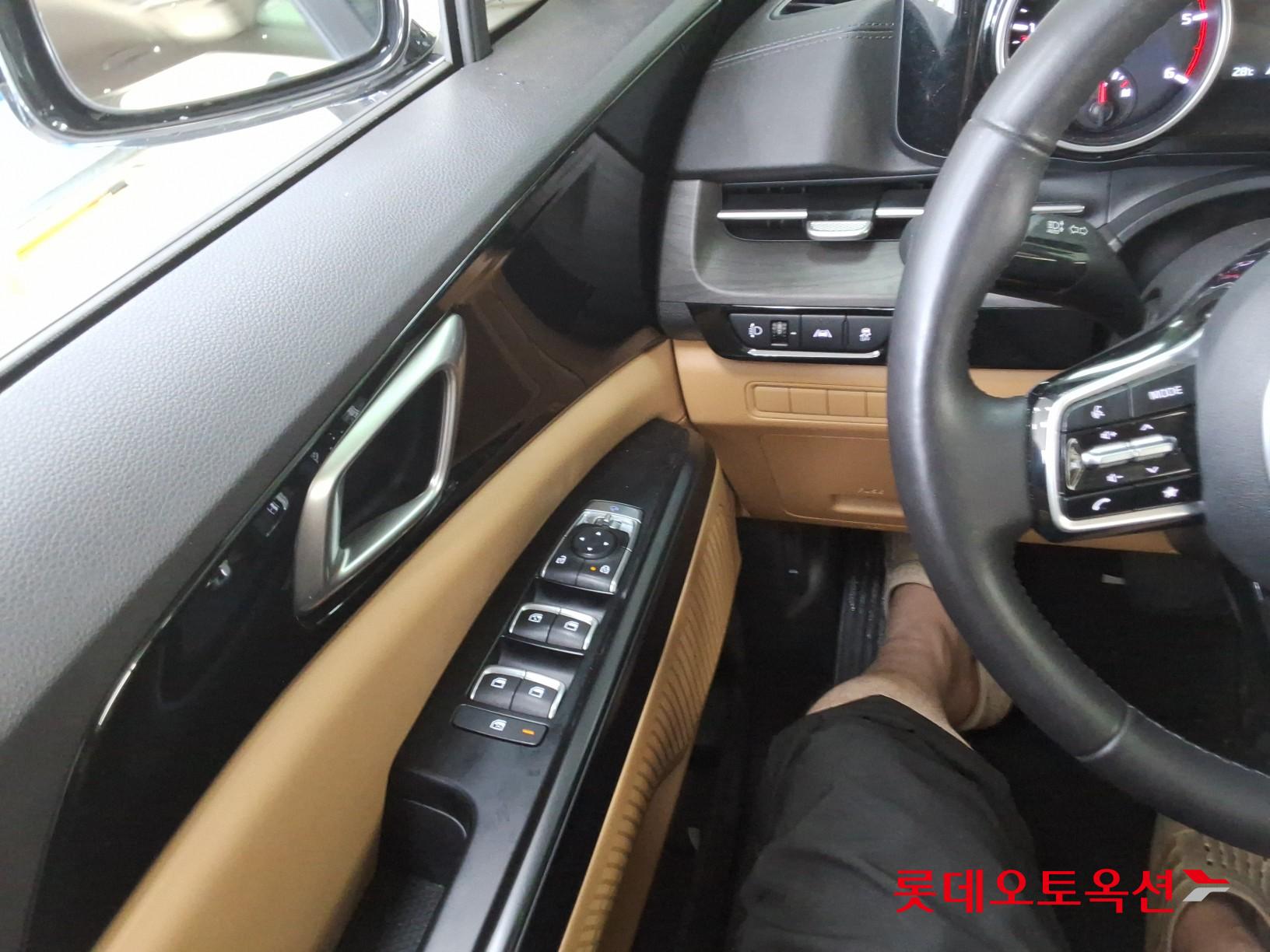 2023 - kia carnival