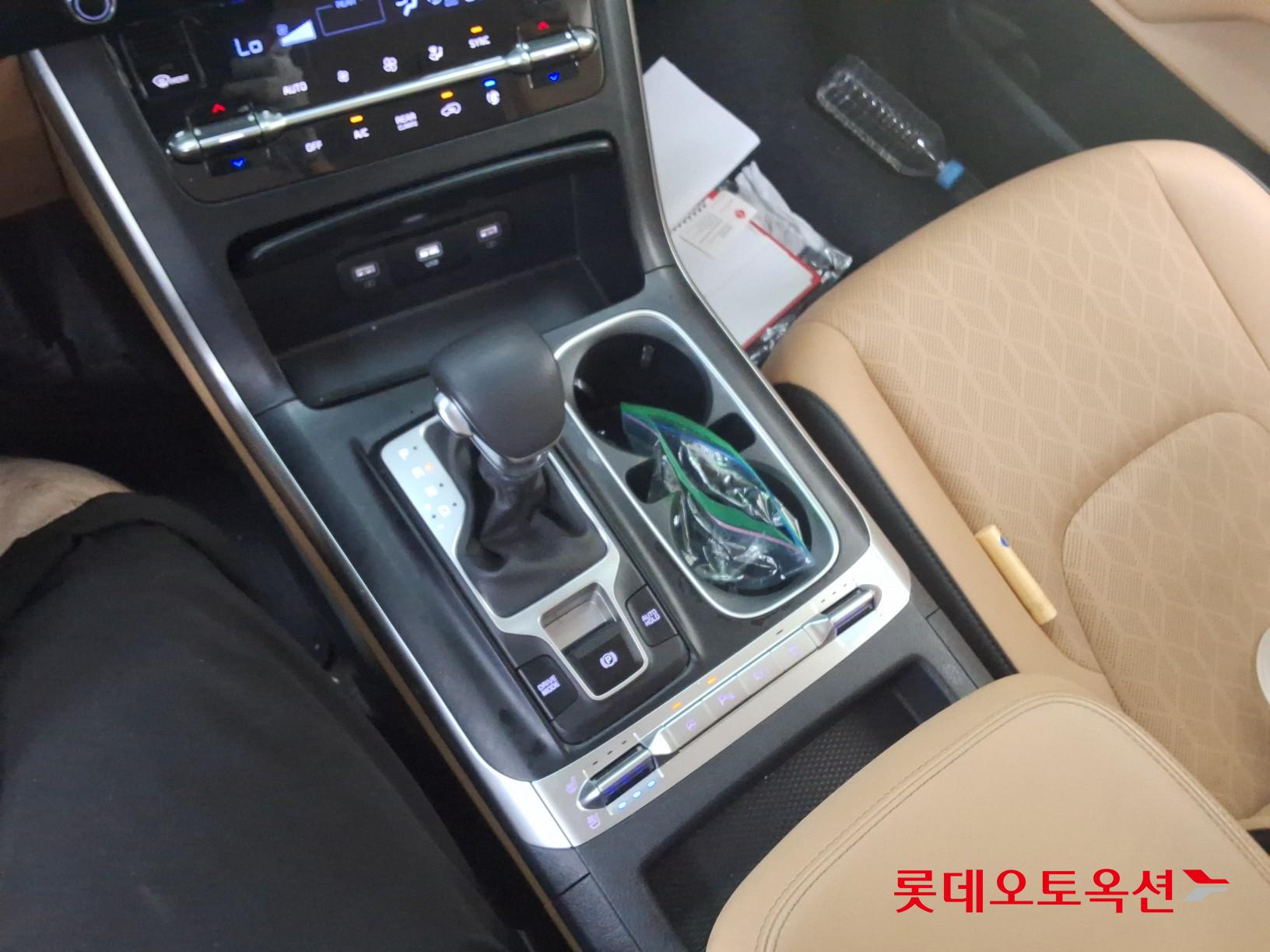 2023 - kia carnival