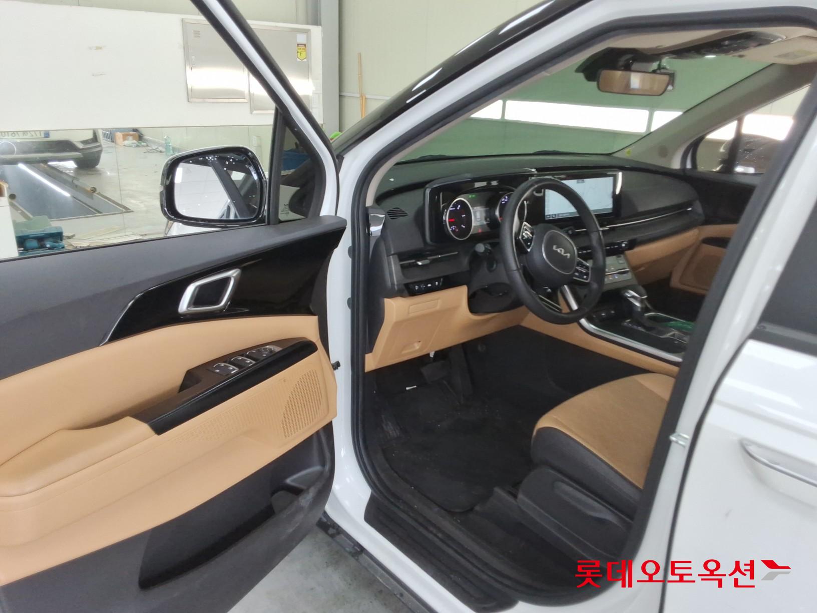 2023 - kia carnival