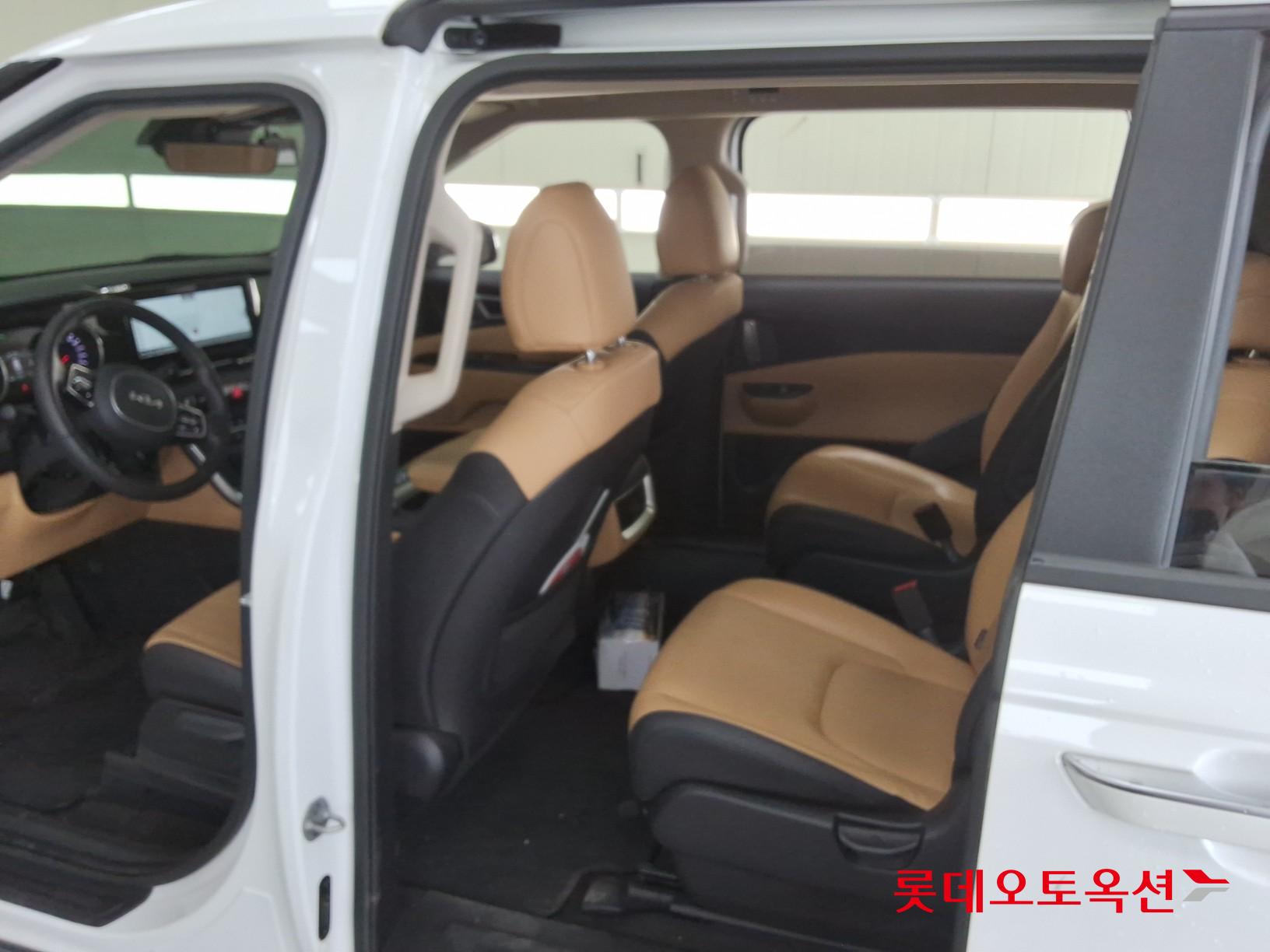 2023 - kia carnival