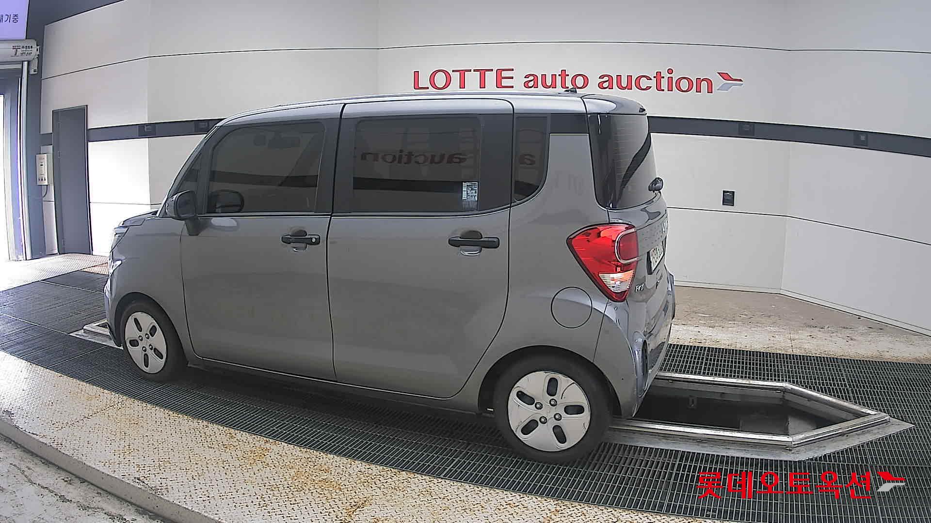 2022 - kia ray