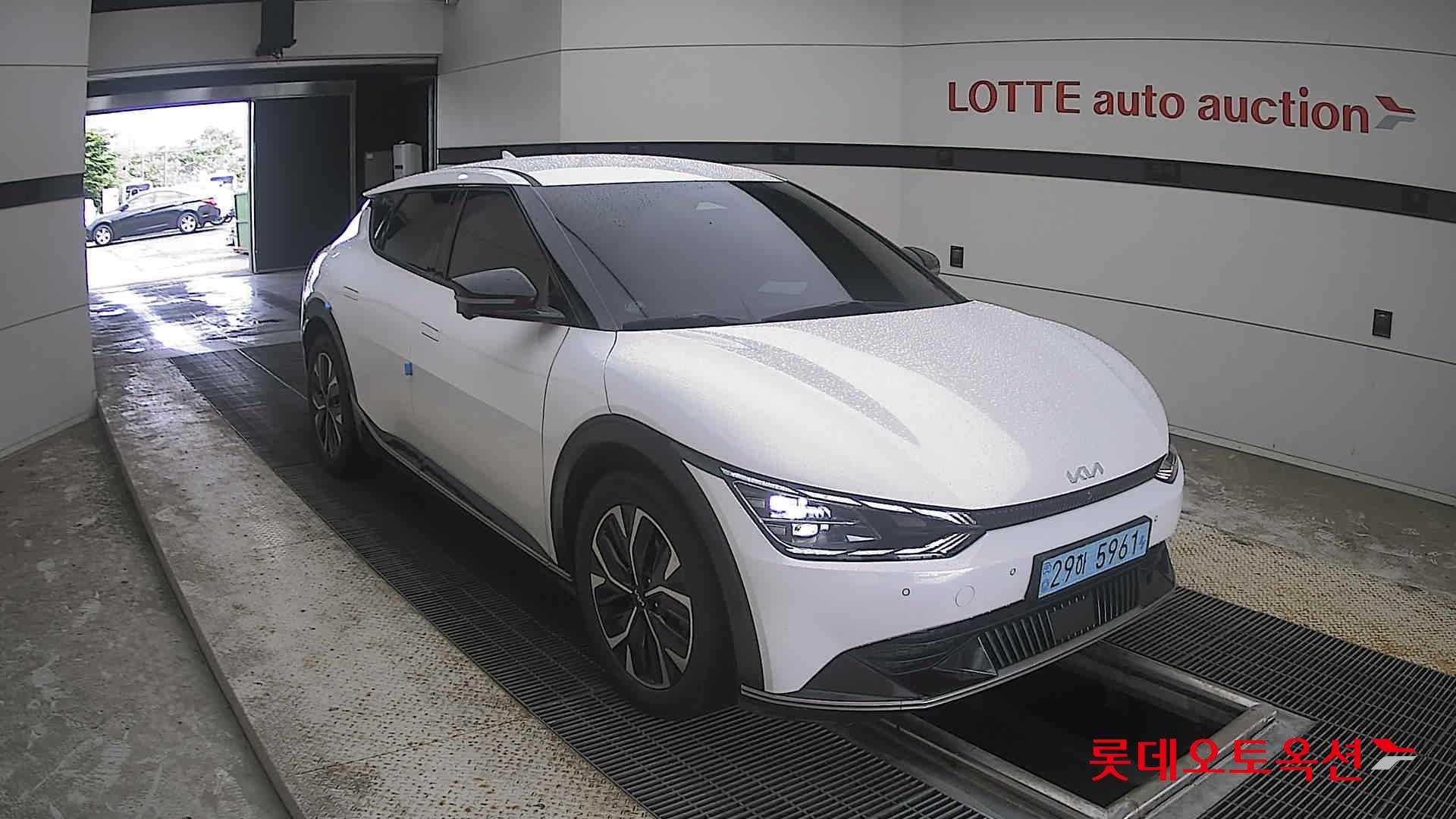 2022 - kia ev6