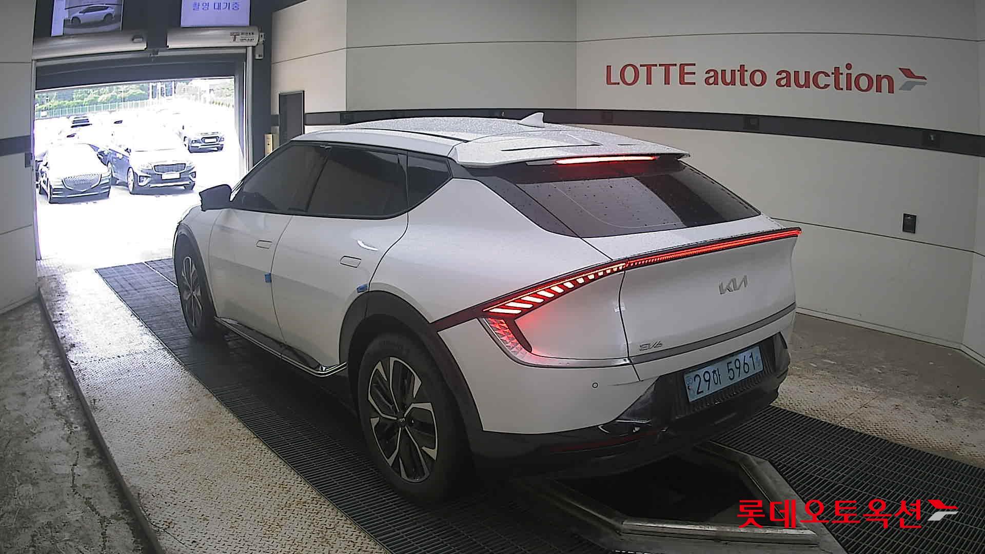 2022 - kia ev6