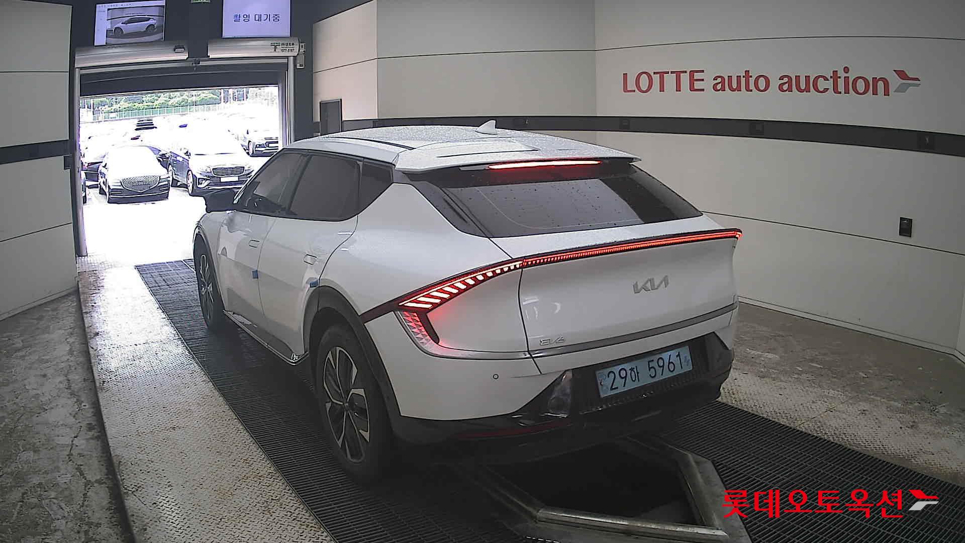 2022 - kia ev6