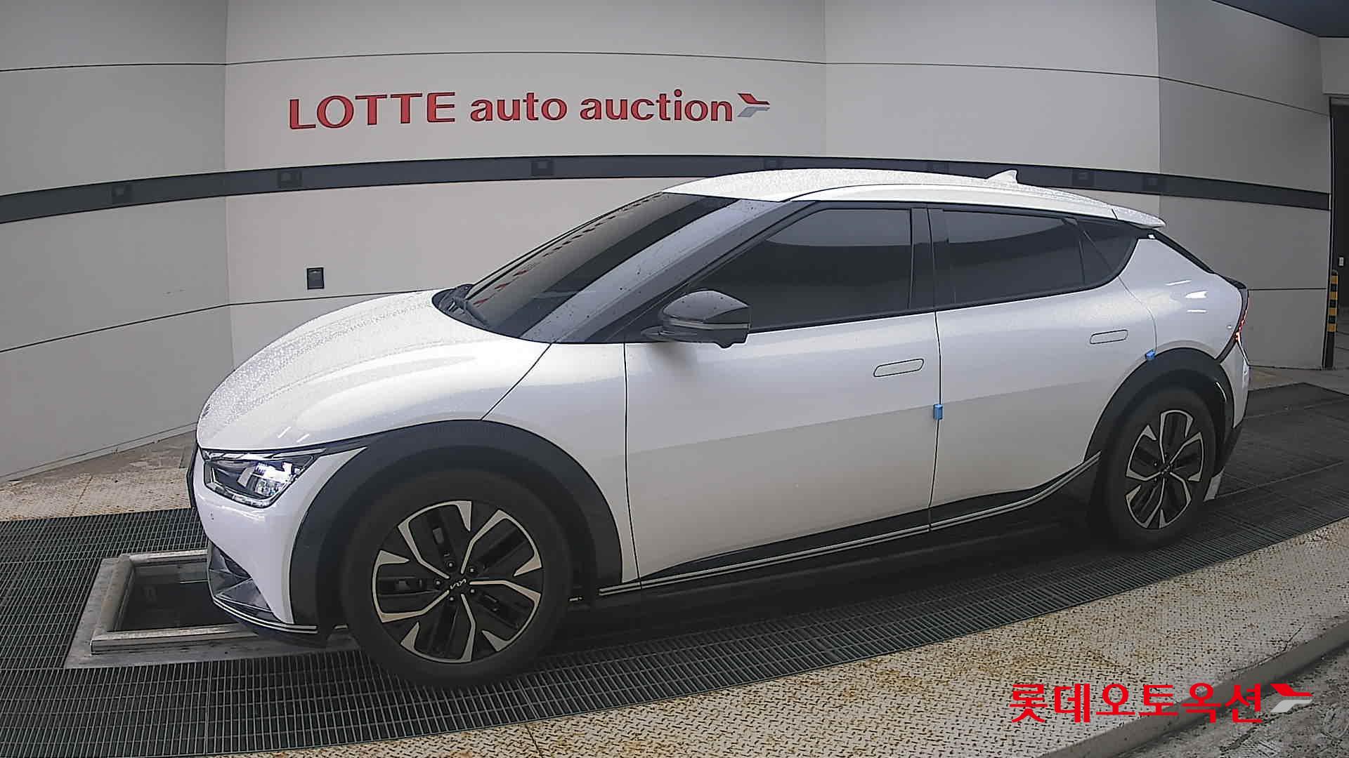 2022 - kia ev6