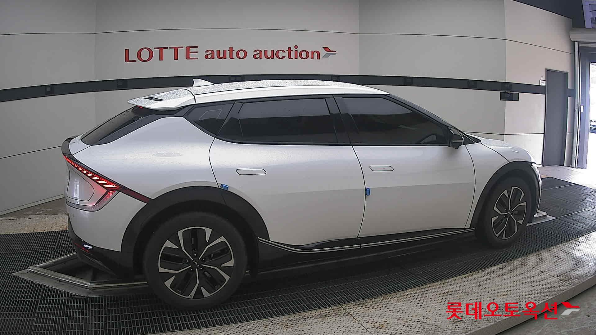 2022 - kia ev6