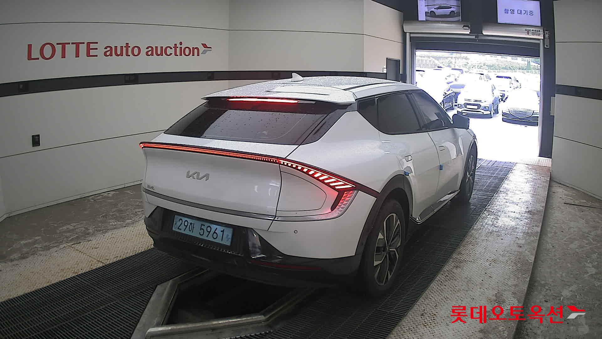 2022 - kia ev6