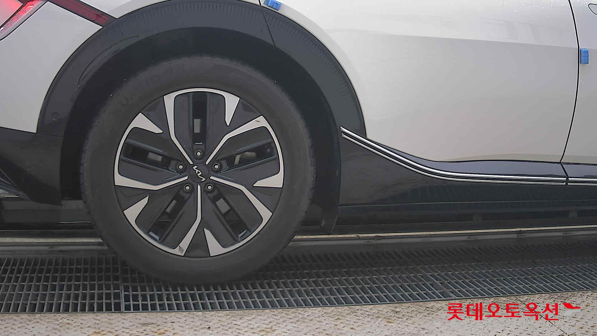 2022 - kia ev6