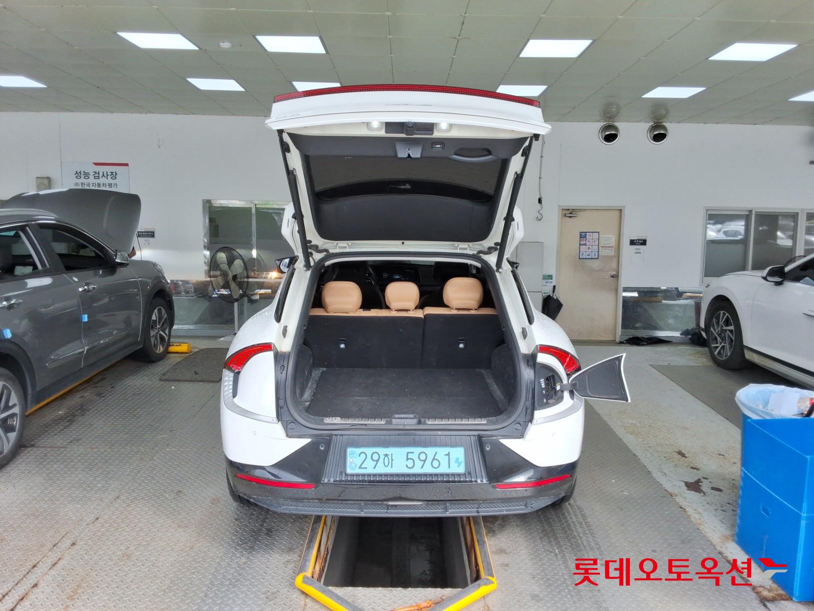 2022 - kia ev6