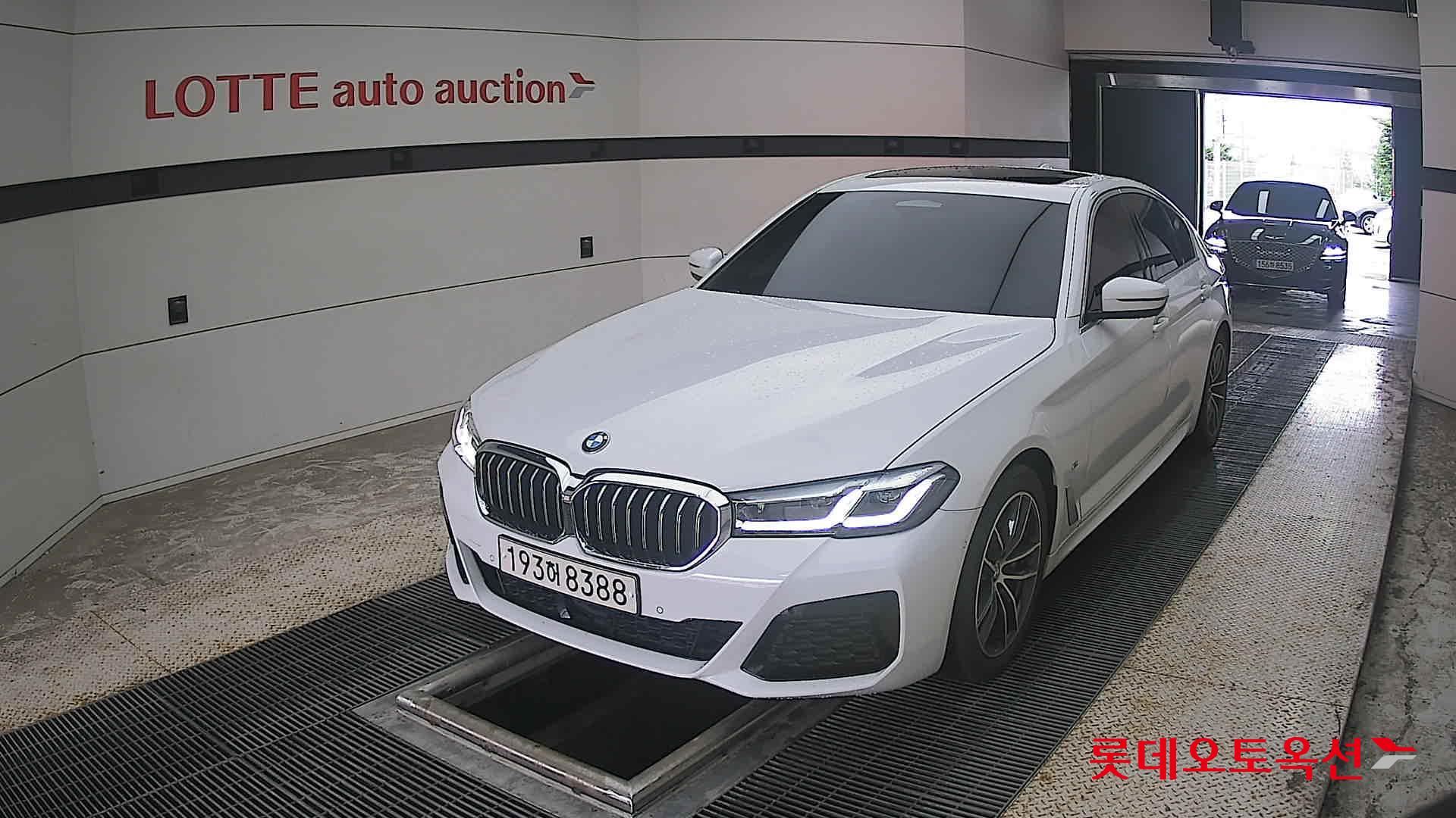 2022 - bmw 523d